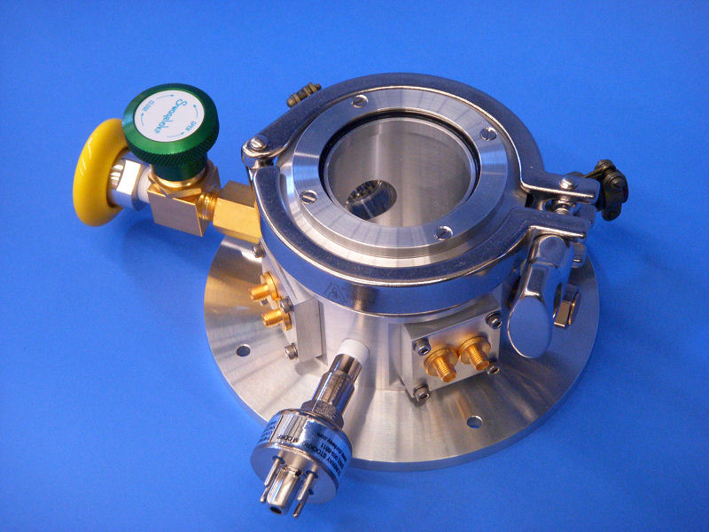 Room Temperature Vacuum Chamber With Optical Window